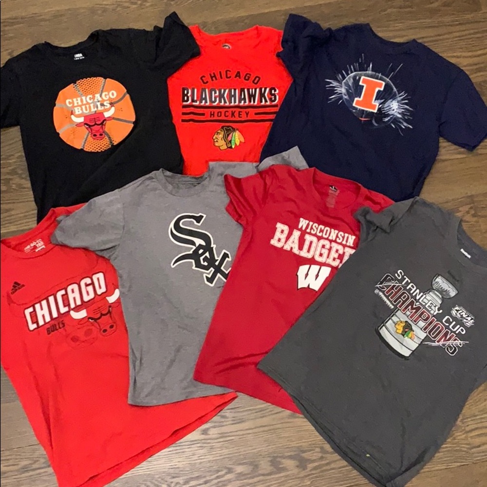 7 Chicago Ts- Bulls, Sox, Blackhawks, sz M boys